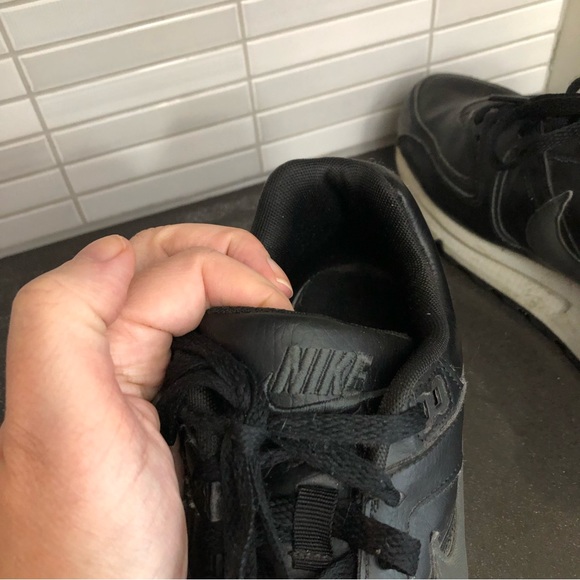 Nike Air Max Command men’s leather sneakers - Picture 9 of 10
